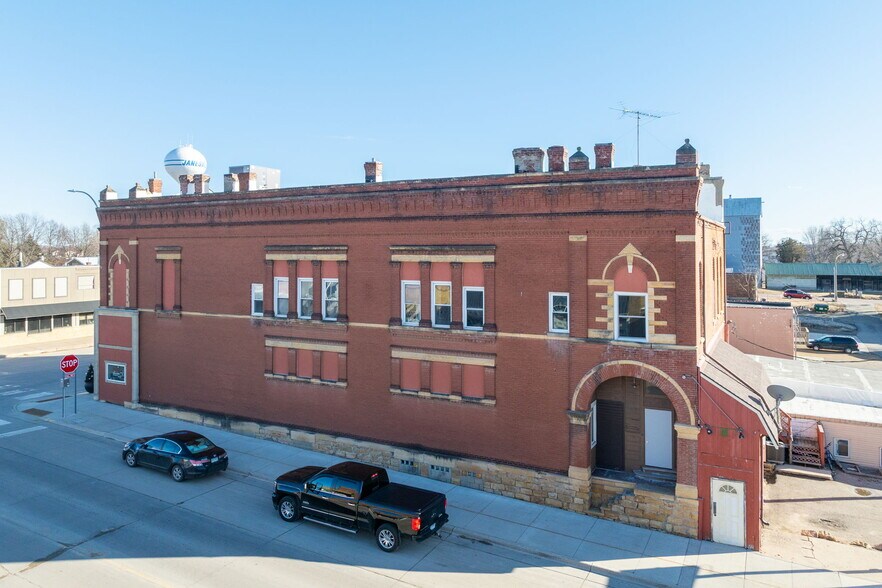 More Photos Of 138 N Main St, Janesville Storefront Retail Residential For Sale