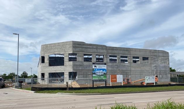 More Photos Of 2323 S Sam Houston Pky W, Houston Warehouse For Lease