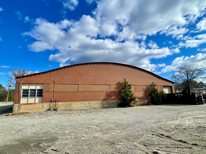 Primary Photo Of 1964 Puddledock Rd, Petersburg Manufacturing For Sale