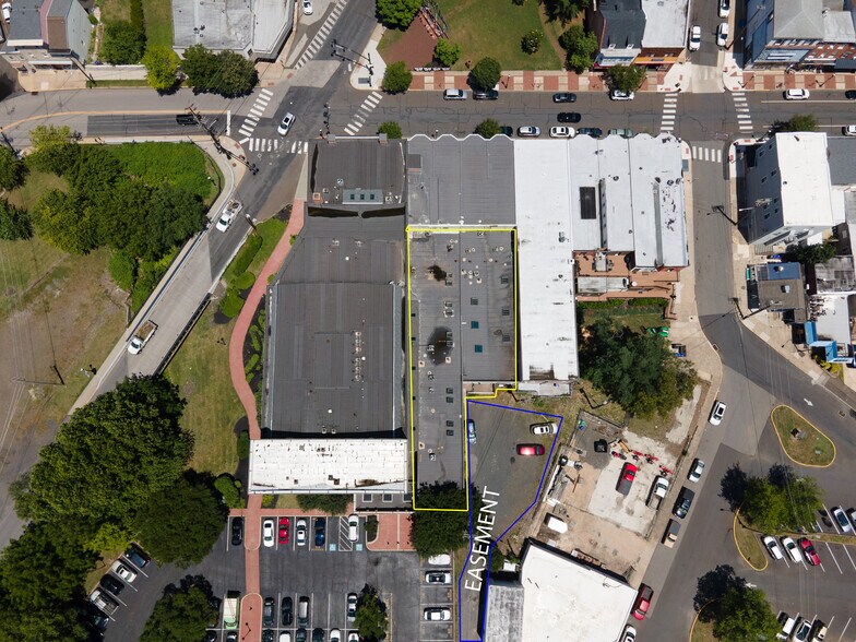 More Photos Of 2 Canals End Rd, Bristol Office For Sale