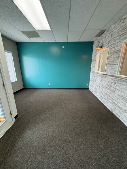 More Photos Of 645 W Highway 50, O'Fallon Storefront Retail Office For Lease