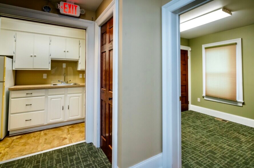 More Photos Of 3911 Main St, Buffalo Medical For Sale