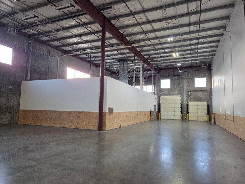 More Photos Of 2019-2025 Vista Ave SE, Salem Warehouse For Lease