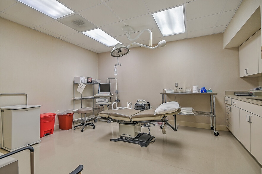 More Photos Of 822 Broad St, Kingsport Medical For Lease