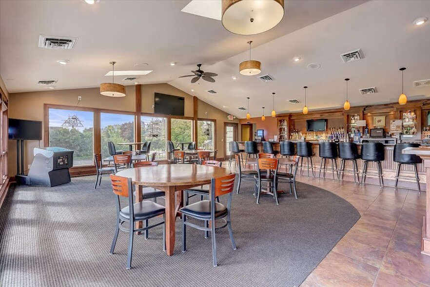 More Photos Of 800 S Main St, Lake Mills Golf Course Driving Range For Sale