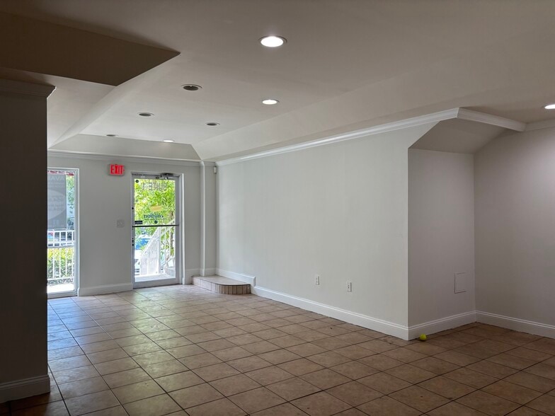 More Photos Of 3750 NW 114th Ave, Miami Warehouse For Lease