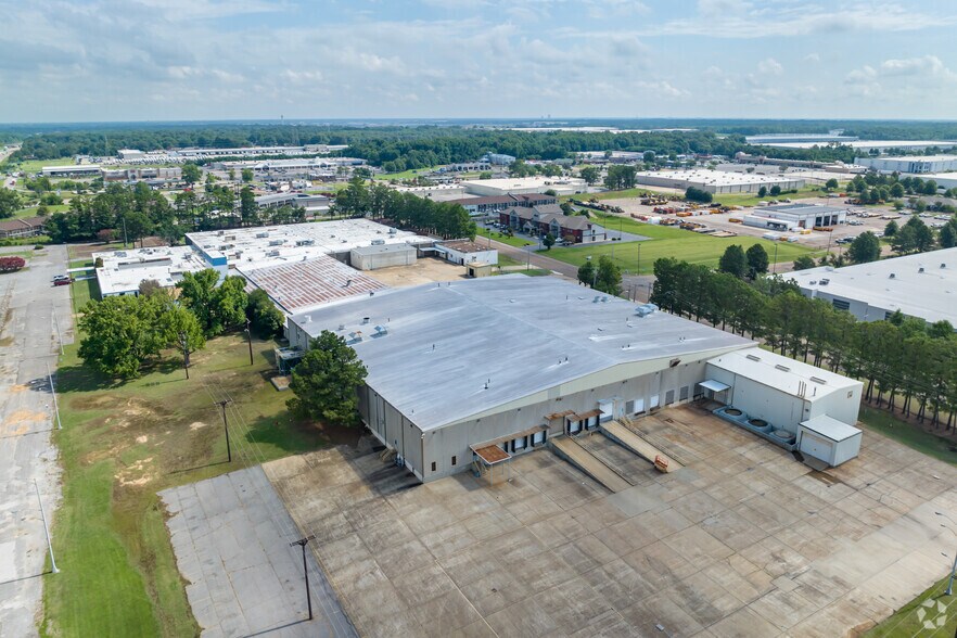 More Photos Of 8735 Hamilton Rd, Southaven Manufacturing For Lease