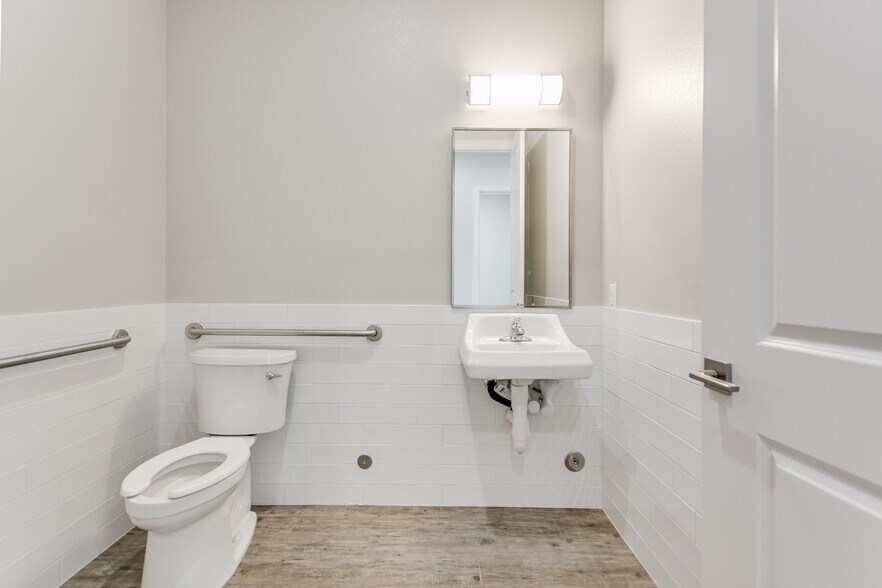 More Photos Of 2901 Caballo Ranch Blvd, Leander Office For Sale