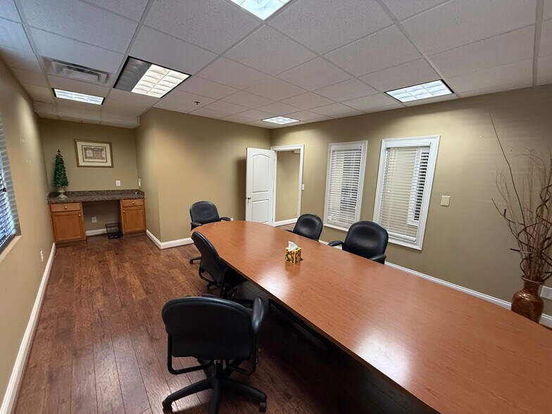 More Photos Of 444 Lewis Hargett Cir, Lexington Office For Sale