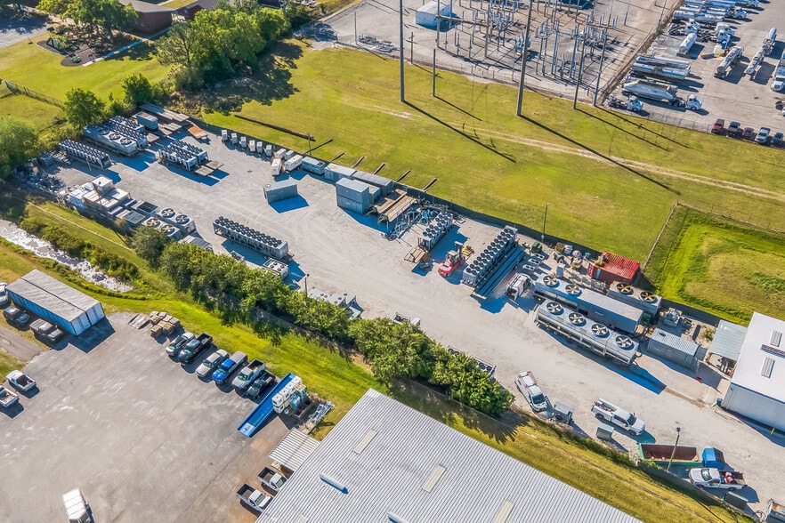 More Photos Of 2710 S Combee Rd, Lakeland Warehouse For Lease