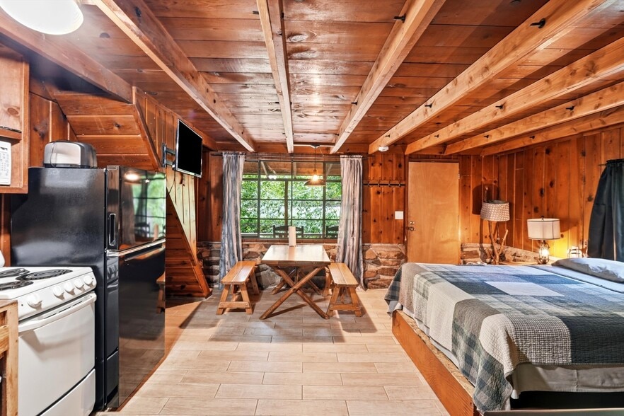 More Photos Of 1355 E Christopher Creek Loop, Payson Hotel For Sale