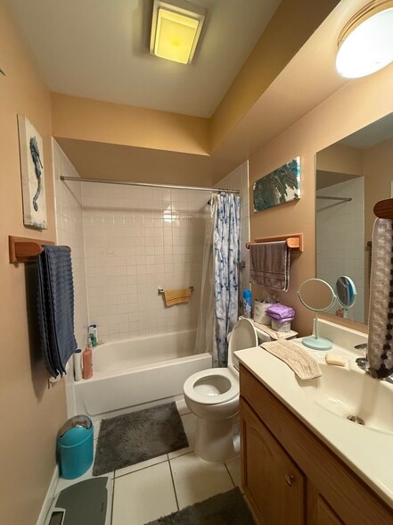 More Photos Of 230 Troy Ln, Lombard Multifamily For Sale