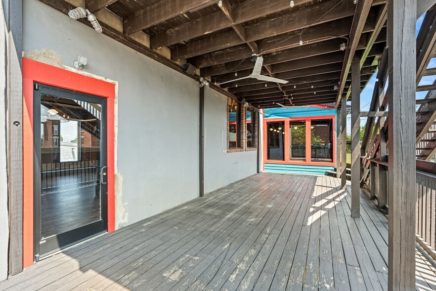 More Photos Of 134 Spring St, Jeffersonville Bar For Sale