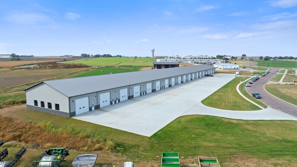 More Photos Of 1301-1337 SE John Deere Cir, Madison Industrial For Sale