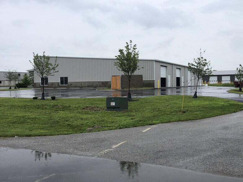 More Photos Of 1551 Amy Ln, Franklin Distribution For Lease