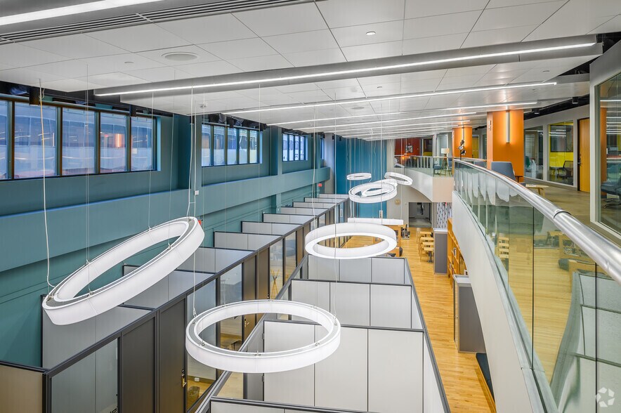 More Photos Of 1101 Wilson Blvd, Arlington Coworking Space