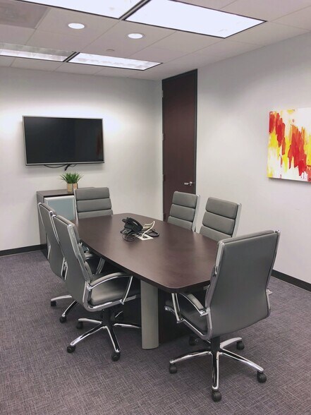 More Photos Of 1050 Crown Pointe Pkwy, Atlanta Coworking Space