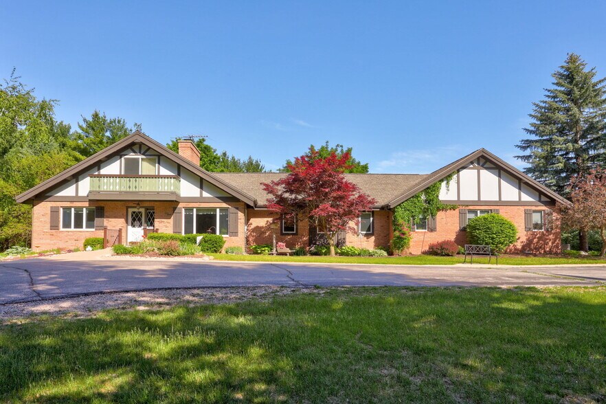 Primary Photo Of 3771 Colwood Rd, Caro Assisted Living For Sale