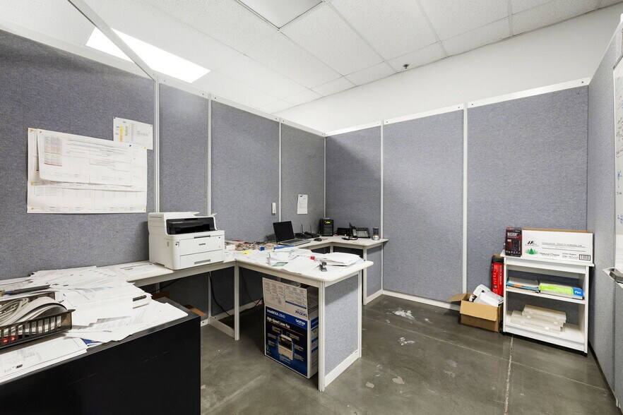 More Photos Of 6690 Doolittle Ave, Riverside Warehouse For Sale