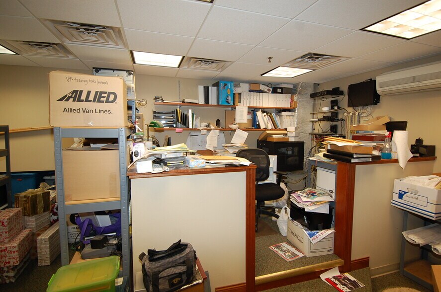 More Photos Of 640 Highway 1 W, Iowa City Office For Sale
