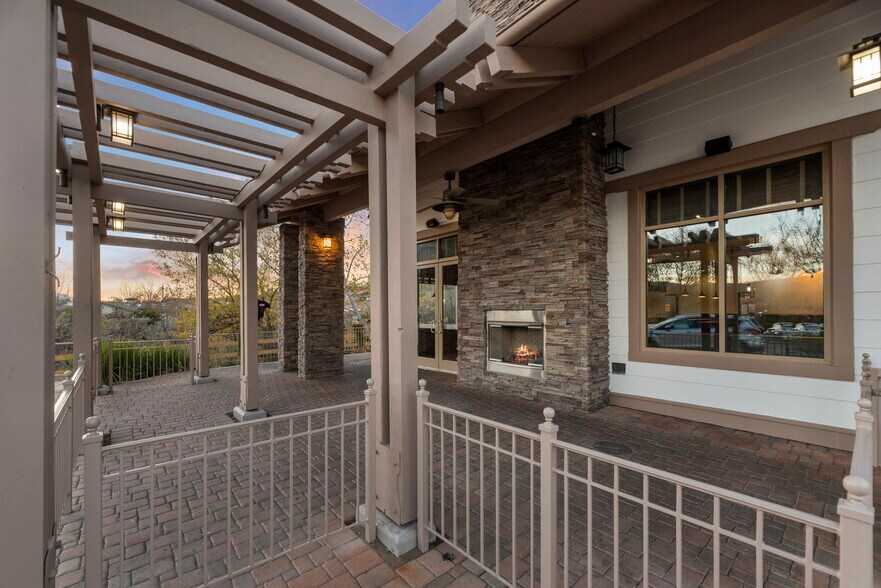 More Photos Of 29001 Canwood St, Agoura Hills Restaurant For Lease