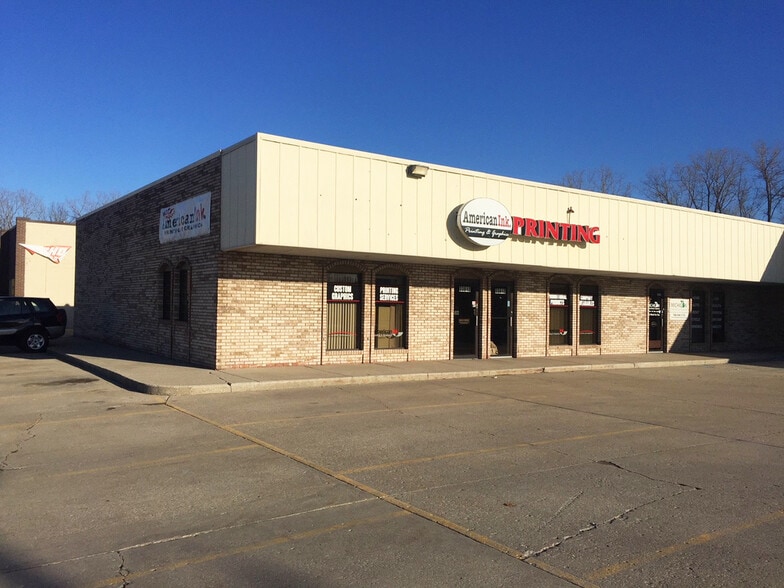 More Photos Of 33800-33812 Groesbeck Hwy, Clinton Township Light Manufacturing For Lease