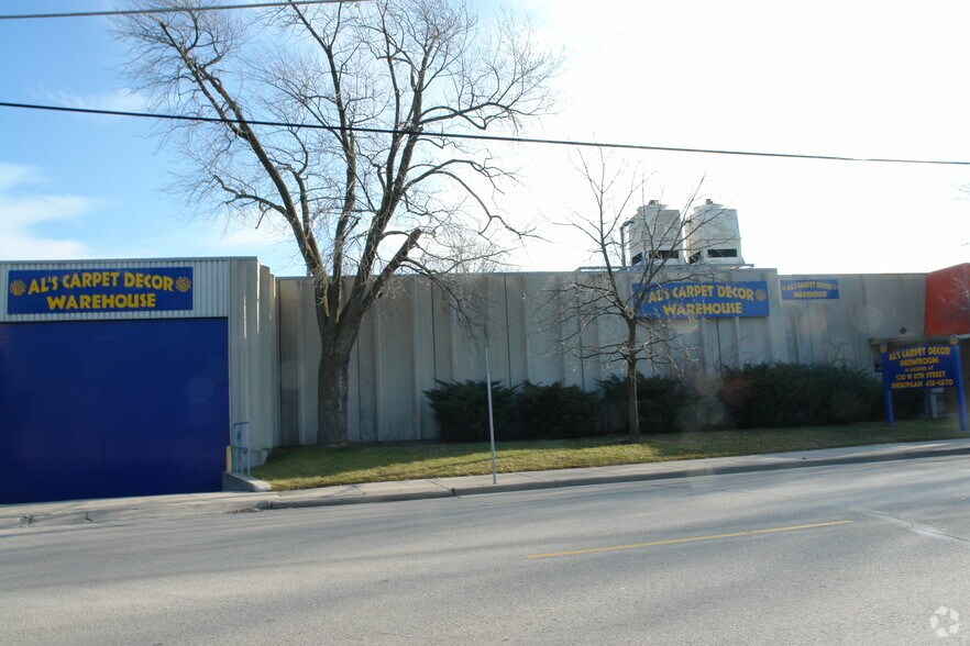 More Photos Of 2715 N 15th St, Sheboygan Showroom For Sale