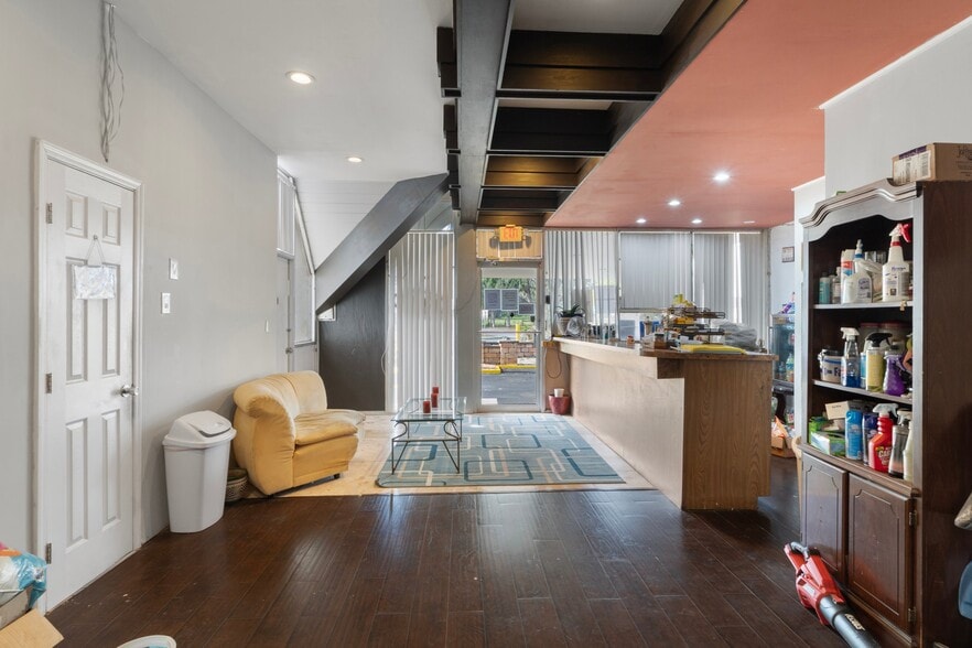 More Photos Of 5565 E Silver Springs Blvd, Silver Springs Hotel For Sale