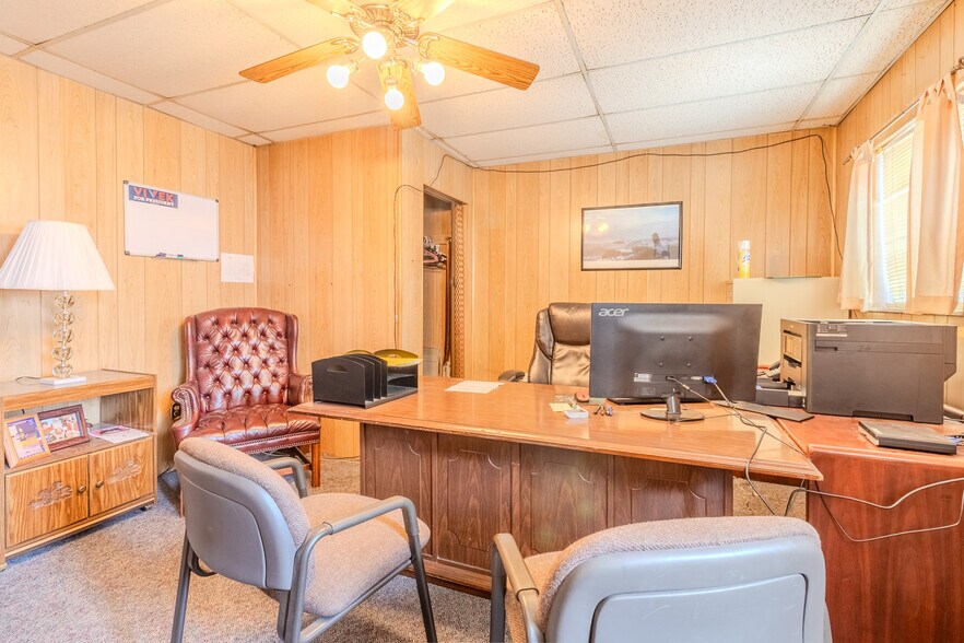 More Photos Of 1154 5th Ave, East McKeesport Office For Sale