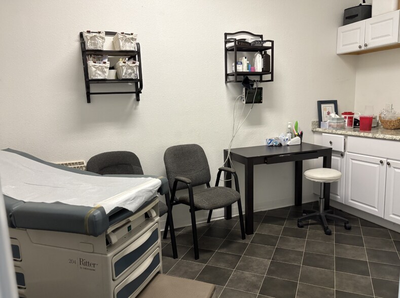 More Photos Of 15151 S US Highway 441, Summerfield Medical For Sale