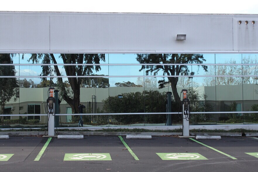 More Photos Of 303 Ravendale Dr, Mountain View Research And Development For Lease