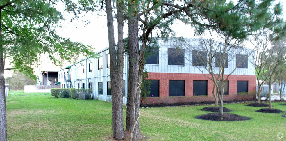 More Photos Of 808 Russell Palmer Rd, Kingwood Flex For Lease