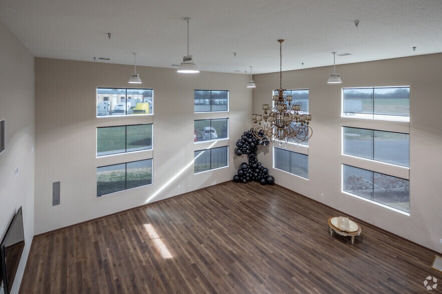 More Photos Of 6318 Taz Ct, Bowling Green Office For Lease