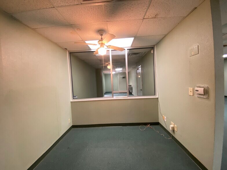 More Photos Of 5550 Eastex Fwy, Beaumont Unknown For Lease
