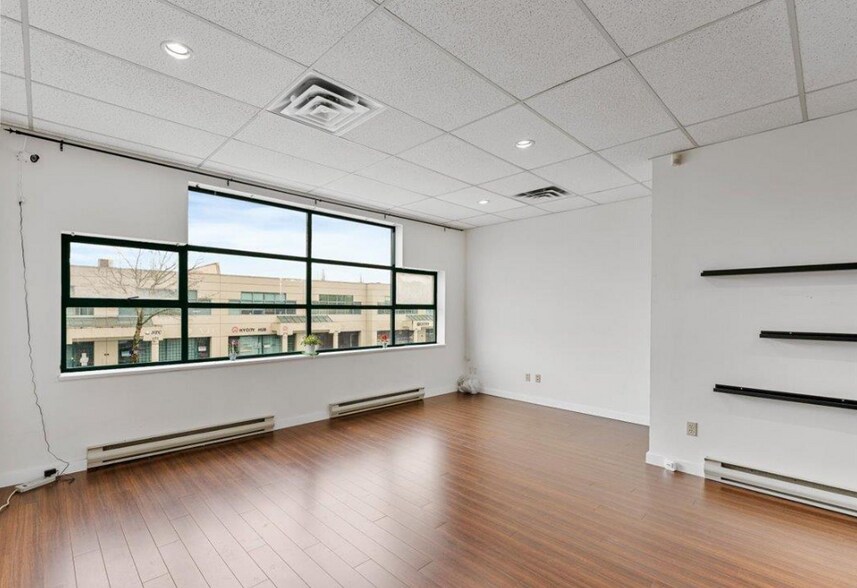 More Photos Of 13982 Cambie Rd, Richmond Light Manufacturing For Sale