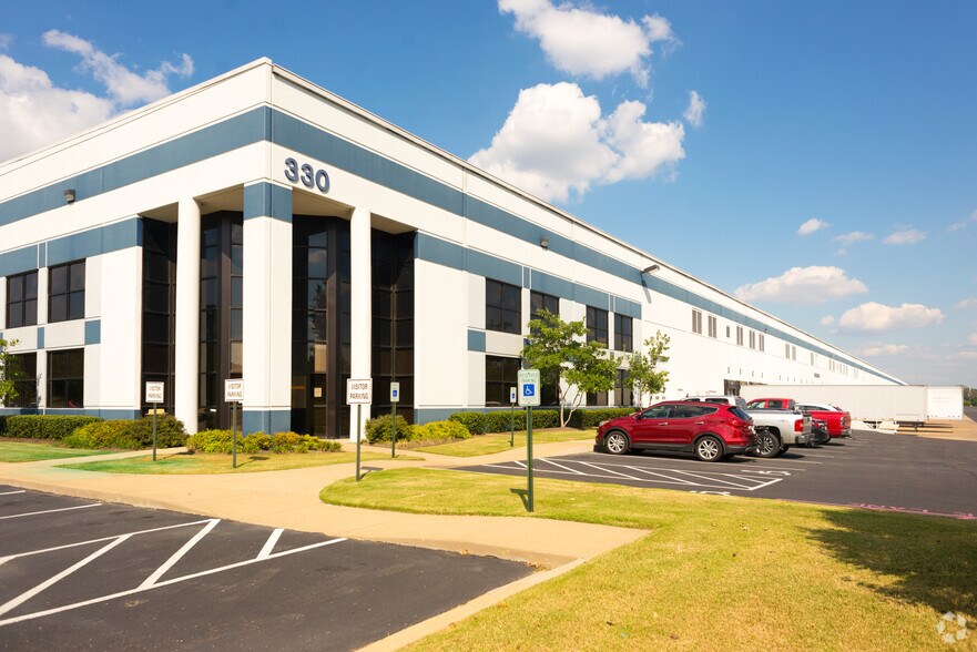 More Photos Of 366 Stateline Rd E, Southaven Warehouse For Lease