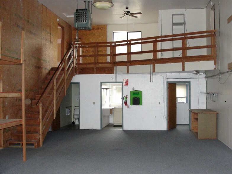 More Photos Of 5670 W End Rd, Arcata Warehouse For Lease