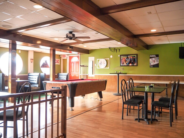 More Photos Of 1 Wall St, Cromwell Restaurant For Sale