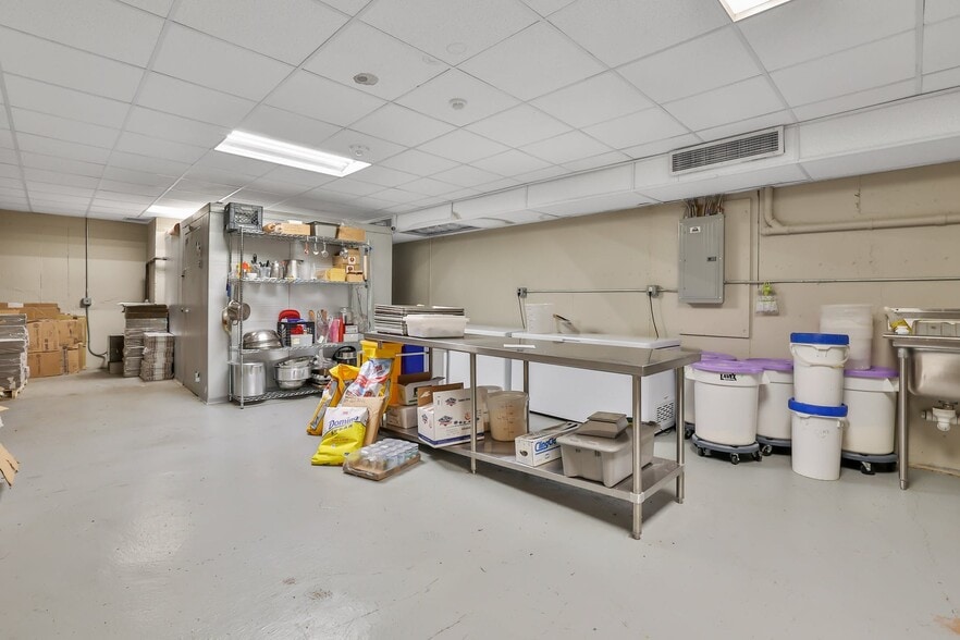 More Photos Of 50 Lafayette Ave, Suffern Freestanding For Sale