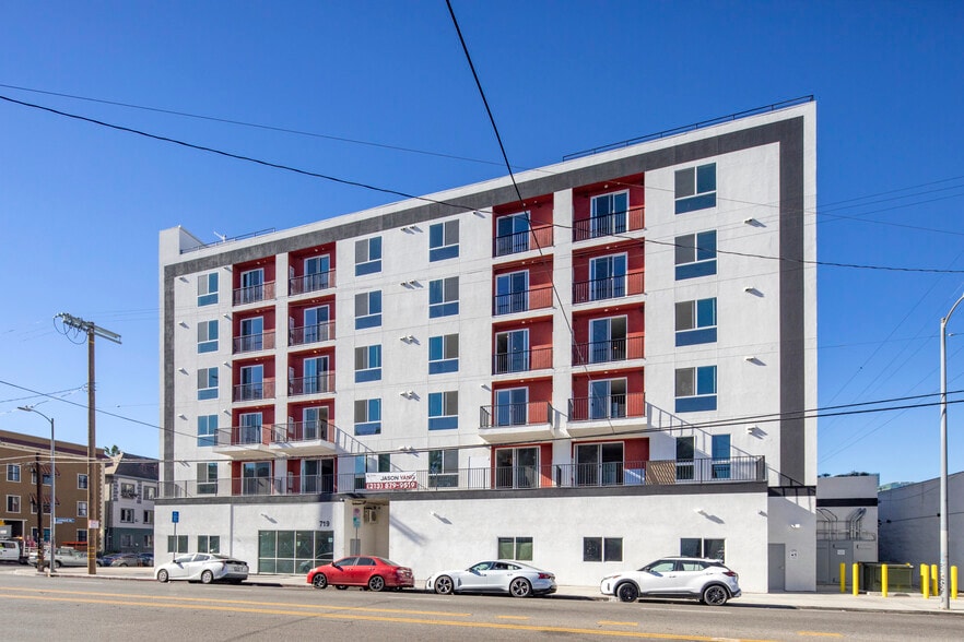 More Photos Of 719 S Hoover St, Los Angeles Apartments For Lease