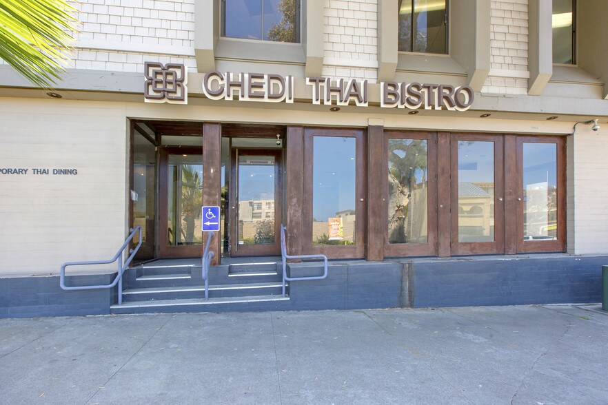 More Photos Of 727-737 Pearl St, La Jolla Medical For Lease