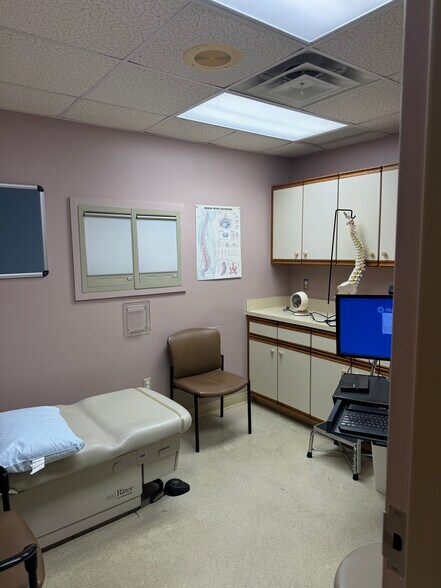 More Photos Of 1136-1138 Independence Ave, Marion Medical For Sale