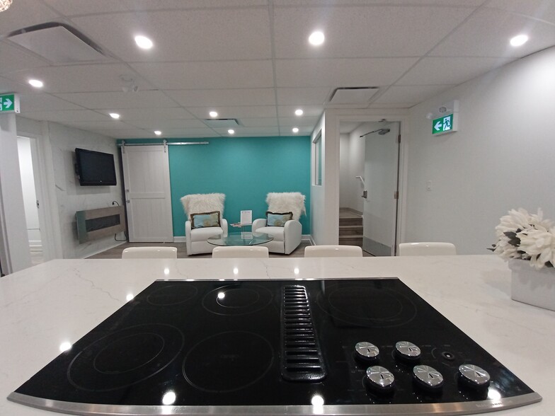 More Photos Of 69 Kempster Ave, Ottawa Office For Sale