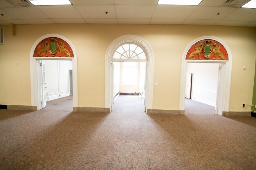 More Photos Of 501-505 E Broadway, Louisville Medical For Lease