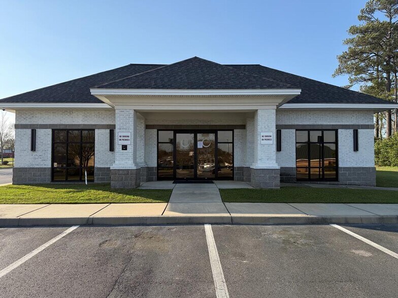 Primary Photo Of 200 Medical Care Way, Dothan Medical For Lease