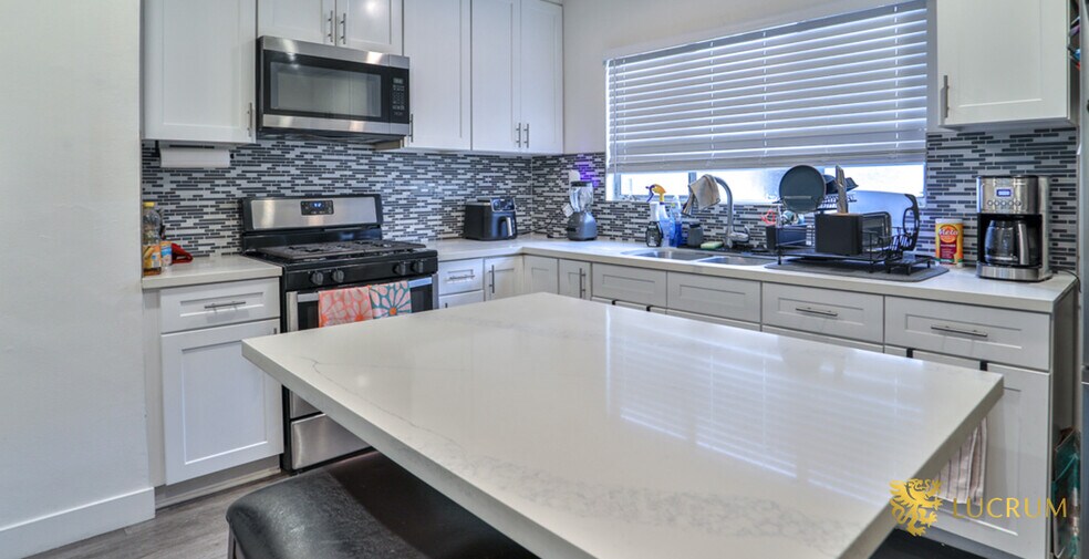 More Photos Of 6060 La Prada, Los Angeles Apartments For Sale