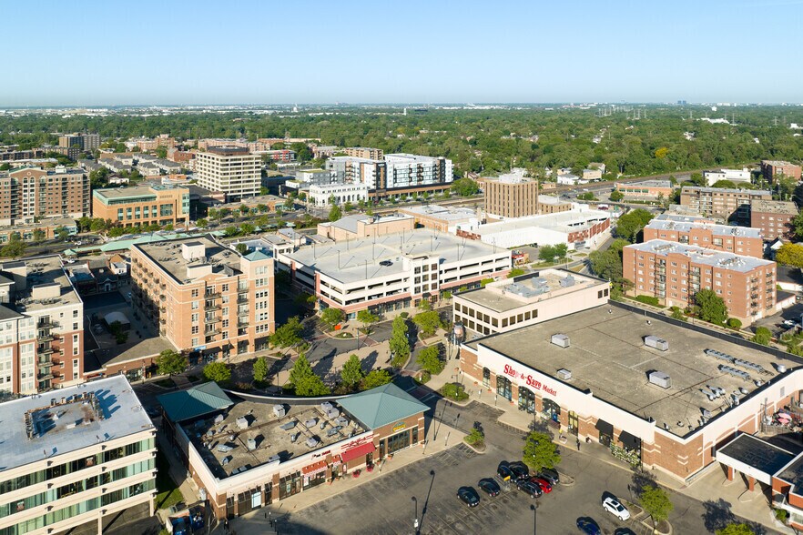 More Photos Of 1518 Market St, Des Plaines Unknown For Lease