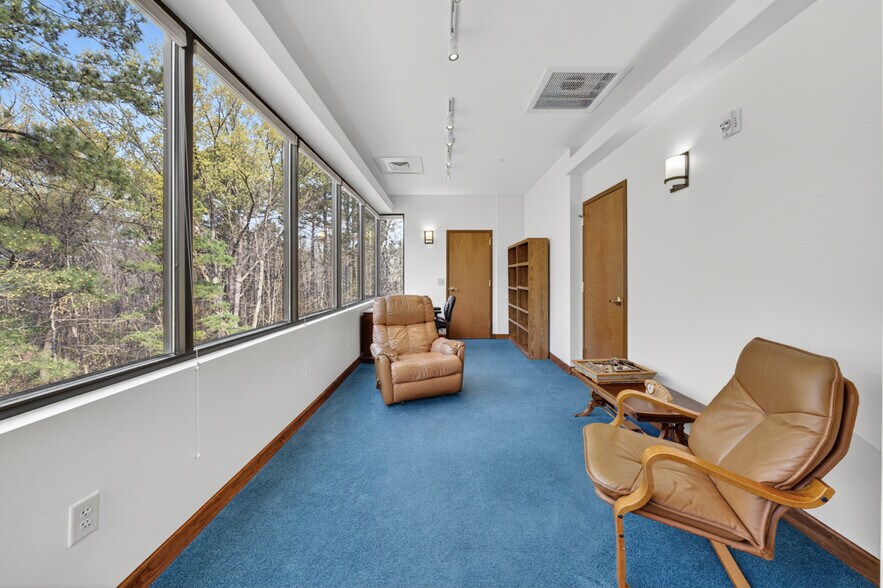 More Photos Of 329 Providence Rd, Chapel Hill Office For Sale