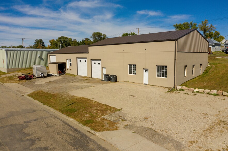 Primary Photo Of 910 Main Ave, Washburn Light Manufacturing For Sale