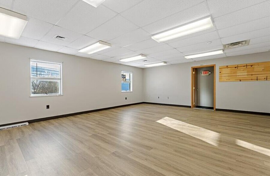 More Photos Of 892 Stoystown Rd, Somerset Office For Sale